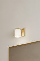 One Light Bath Sconce<br /><span style="color:#4AB0CE;">Entrega: 4-10 dias en USA</span><br /><span style="color:#4AB0CE;font-size:60%;">PREGUNTE POR ENTREGA EN PANAMA</span><br />Collection: Seville<br />Finish: Legacy Brass