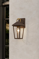 One Light Outdoor Wall Lantern<br /><span style="color:#4AB0CE;">Entrega: 4-10 dias en USA</span><br /><span style="color:#4AB0CE;font-size:60%;">PREGUNTE POR ENTREGA EN PANAMA</span><br />Collection: Bayra<br />Finish: Painted Legacy Brass