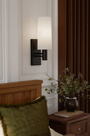 One Light Wall Sconce<br /><span style="color:#4AB0CE;">Entrega: 4-10 dias en USA</span><br /><span style="color:#4AB0CE;font-size:60%;">PREGUNTE POR ENTREGA EN PANAMA</span><br />Collection: Draxen<br />Finish: Dark Bronze