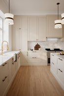Three Light Pendant<br /><span style="color:#4AB0CE;">Entrega: 4-10 dias en USA</span><br /><span style="color:#4AB0CE;font-size:60%;">PREGUNTE POR ENTREGA EN PANAMA</span><br />Collection: Dalvor<br />Finish: Dark Bronze