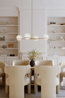 Four Light Chandelier<br /><span style="color:#4AB0CE;">Entrega: 4-10 dias en USA</span><br /><span style="color:#4AB0CE;font-size:60%;">PREGUNTE POR ENTREGA EN PANAMA</span><br />Collection: Orstyn<br />Finish: Legacy Brass