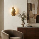 One Light Wall Sconce<br /><span style="color:#4AB0CE;">Entrega: 4-10 dias en USA</span><br /><span style="color:#4AB0CE;font-size:60%;">PREGUNTE POR ENTREGA EN PANAMA</span><br />Collection: Petal Reign<br />Finish: Brass Kisser