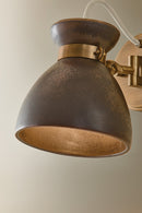 One Light Wall Sconce<br /><span style="color:#4AB0CE;">Entrega: 4-10 dias en USA</span><br /><span style="color:#4AB0CE;font-size:60%;">PREGUNTE POR ENTREGA EN PANAMA</span><br />Collection: Allston<br />Finish: Patina Brass