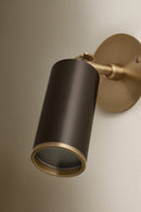 One Light Wall Sconce<br /><span style="color:#4AB0CE;">Entrega: 4-10 dias en USA</span><br /><span style="color:#4AB0CE;font-size:60%;">PREGUNTE POR ENTREGA EN PANAMA</span><br />Collection: Caleb<br />Finish: Patina Brass