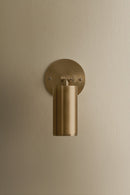 One Light Wall Sconce<br /><span style="color:#4AB0CE;">Entrega: 4-10 dias en USA</span><br /><span style="color:#4AB0CE;font-size:60%;">PREGUNTE POR ENTREGA EN PANAMA</span><br />Collection: Caleb<br />Finish: Patina Brass