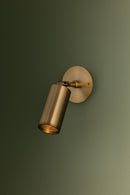 One Light Wall Sconce<br /><span style="color:#4AB0CE;">Entrega: 4-10 dias en USA</span><br /><span style="color:#4AB0CE;font-size:60%;">PREGUNTE POR ENTREGA EN PANAMA</span><br />Collection: Caleb<br />Finish: Patina Brass