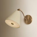 One Light Wall Sconce<br /><span style="color:#4AB0CE;">Entrega: 4-10 dias en USA</span><br /><span style="color:#4AB0CE;font-size:60%;">PREGUNTE POR ENTREGA EN PANAMA</span><br />Collection: Clive<br />Finish: Patina Brass