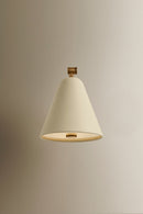 One Light Wall Sconce<br /><span style="color:#4AB0CE;">Entrega: 4-10 dias en USA</span><br /><span style="color:#4AB0CE;font-size:60%;">PREGUNTE POR ENTREGA EN PANAMA</span><br />Collection: Clive<br />Finish: Patina Brass