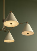 Five Light Chandelier<br /><span style="color:#4AB0CE;">Entrega: 4-10 dias en USA</span><br /><span style="color:#4AB0CE;font-size:60%;">PREGUNTE POR ENTREGA EN PANAMA</span><br />Collection: Clive<br />Finish: Patina Brass