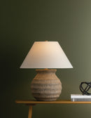 One Light Table Lamp<br /><span style="color:#4AB0CE;">Entrega: 8-9 semanas en USA</span><br /><span style="color:#4AB0CE;font-size:60%;">PREGUNTE POR ENTREGA EN PANAMA</span><br />Collection: Dorian<br />Finish: Patina Brass