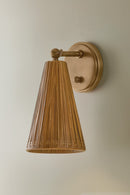 One Light Wall Sconce<br /><span style="color:#4AB0CE;">Entrega: 4-10 dias en USA</span><br /><span style="color:#4AB0CE;font-size:60%;">PREGUNTE POR ENTREGA EN PANAMA</span><br />Collection: Griffith<br />Finish: Patina Brass