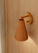 One Light Wall Sconce<br /><span style="color:#4AB0CE;">Entrega: 4-10 dias en USA</span><br /><span style="color:#4AB0CE;font-size:60%;">PREGUNTE POR ENTREGA EN PANAMA</span><br />Collection: Griffith<br />Finish: Patina Brass