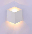 LÁMPARA DE PARED EXTERIOR CON DISEÑO DE LUZ ARQUITECTONICA 10W, 900LM, 3000K, IP54, 100-240V, ACABADO BLANCO.