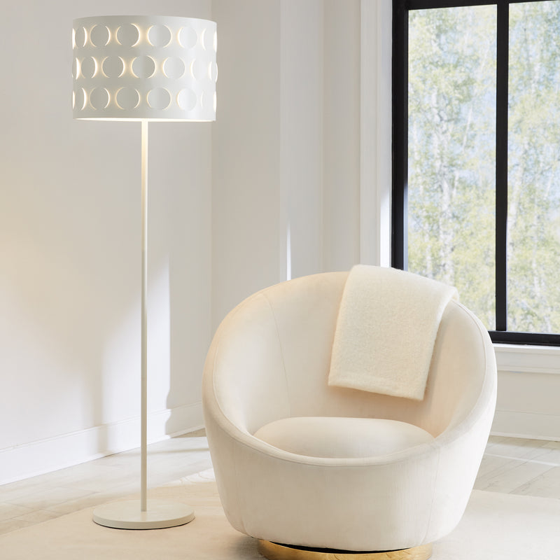 One Light Floor Lamp<br /><span style="color:#4AB0CE;">Entrega: 4-10 dias en USA</span><br /><span style="color:#4AB0CE;font-size:60%;">PREGUNTE POR ENTREGA EN PANAMA</span><br />Collection: Dottie<br />Finish: Matte White