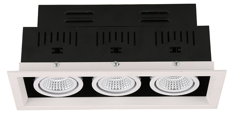 SPOT DE TECHO  EMPOTRABLE MARCA LIGHTSOURCE, MODELO DE 3 SPOT PARA CREAR UN ESTILO MODERNO, LED INTEGRADO EPISTAR, ACABADO: MARCO BLANCO MATE INETRIOR NEGRO MATE, 3X7W 1680LM 6000K, 110-277V 50-60HZ, L-305MMXW-118MM