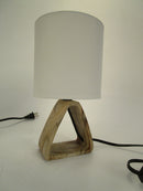 LÁMPARA DE MESA 1XE27-60W (NO INCLUIDO) 110-240V/50-60HZ, PANTALLA BLANCA.